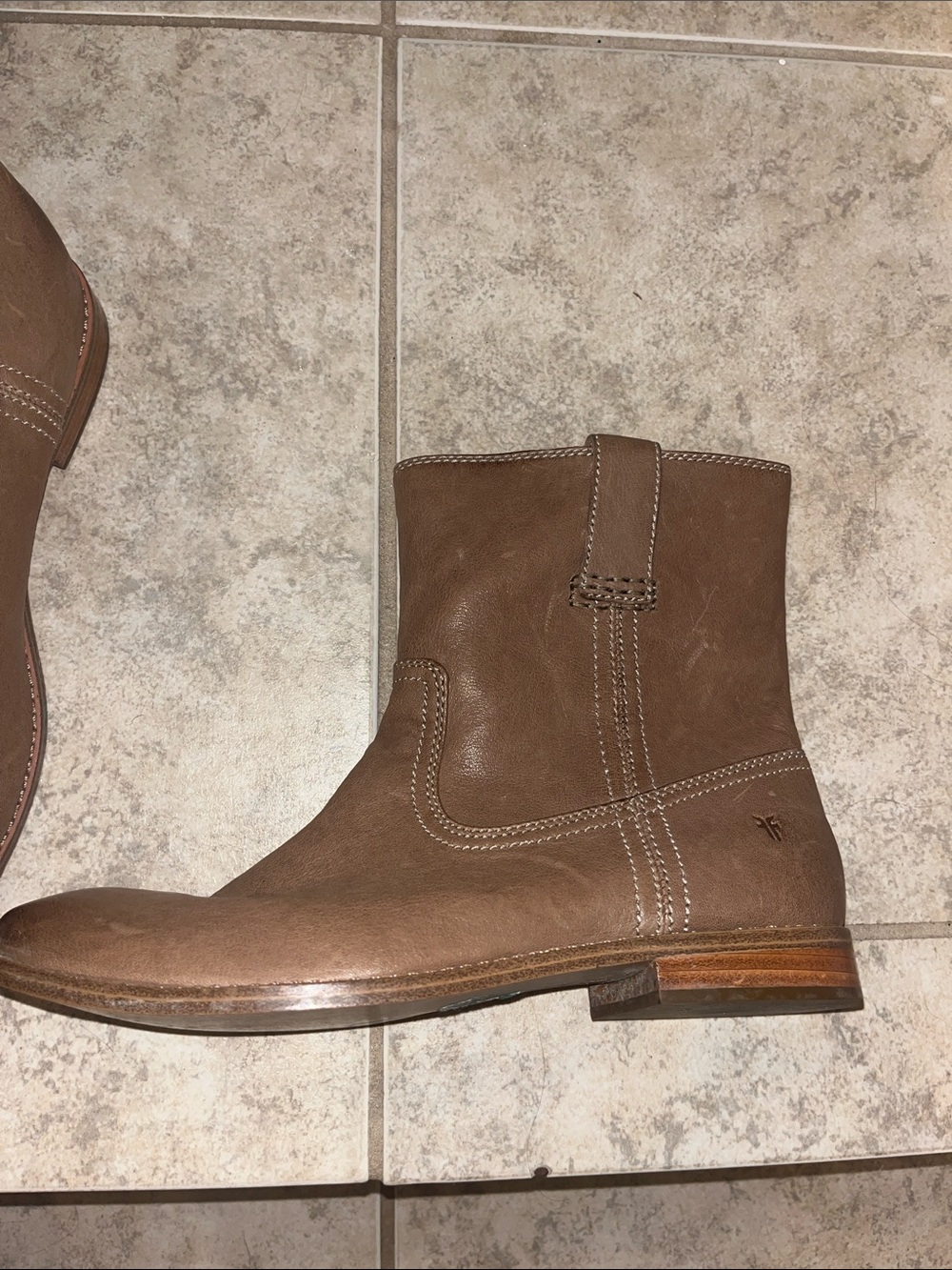 Frye Brown Distressed Leather Pull On Ankle Boots Women’s 8M - Picture 5 of 9